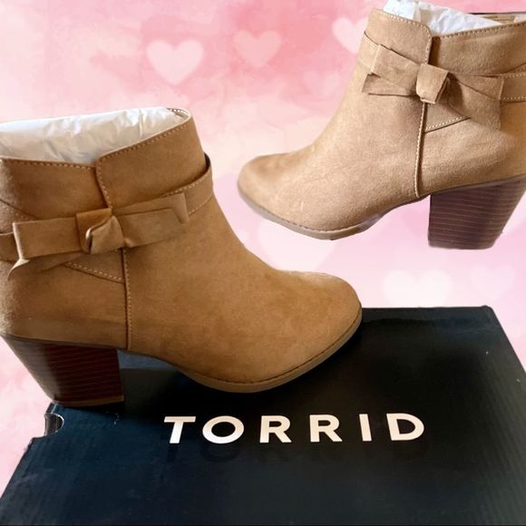 Torrid Tan Faux Suede Side Bow Bootie Boots Size 9 Wide NIB - Picture 7 of 15